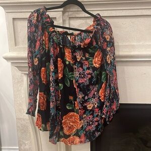 Free People floral off the shoulder top. Size medium. Never worn.